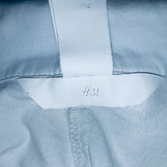 A one piece romper - Picture 3 of 4